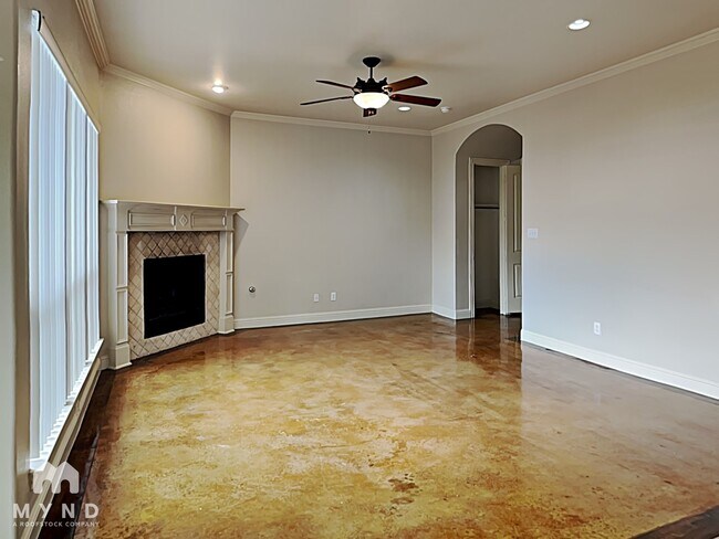 Photo - 2204 Apollonia Ln