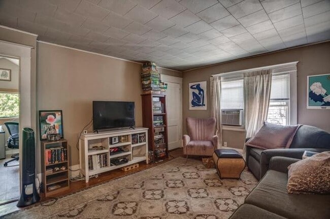 Photo - 730 Como Ave Unit Condo B