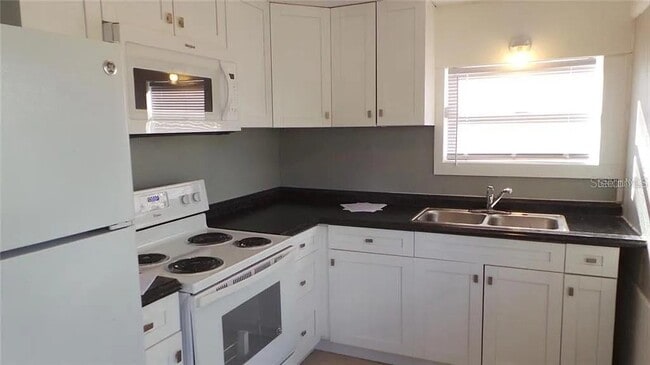 Photo - 707 Ave B SW
