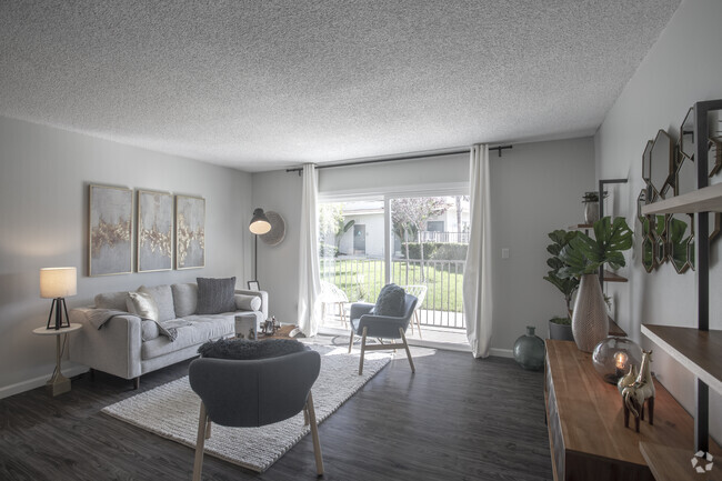 2 BR, 2 BA - 924 SF