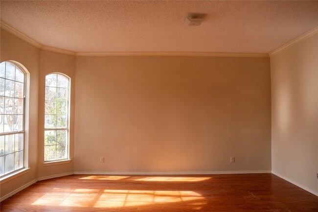 Photo - 5609 Exeter Dr