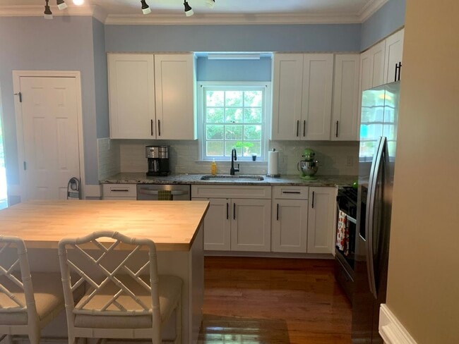 132 S Marion Dr