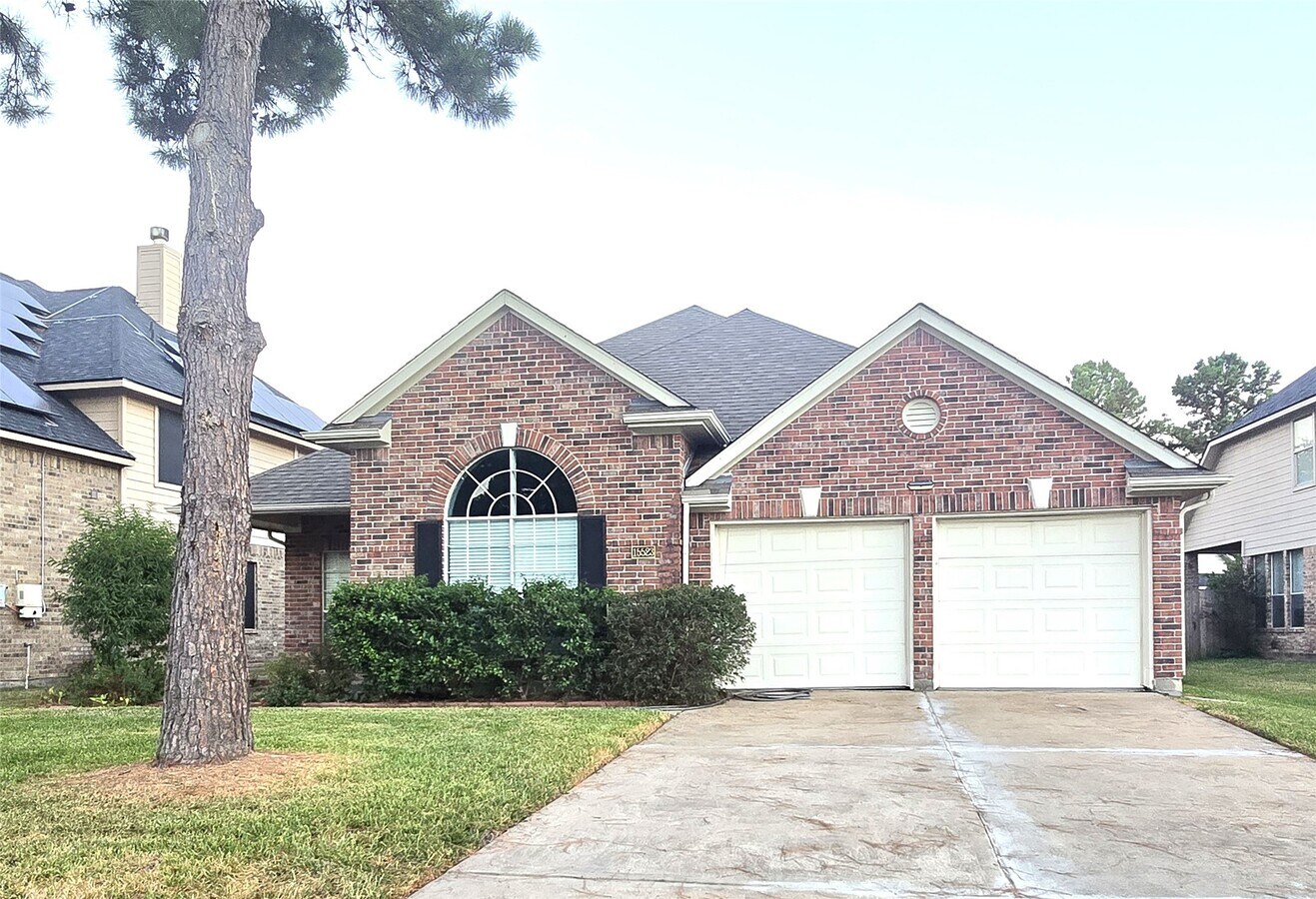 Photo - 15523 Clear Valley Dr