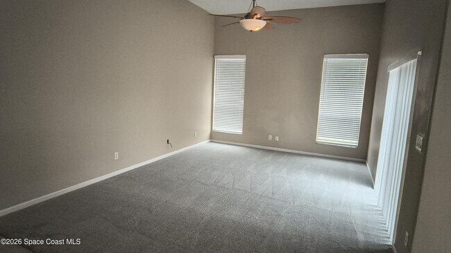 Photo - 582 Consolata Ave NW