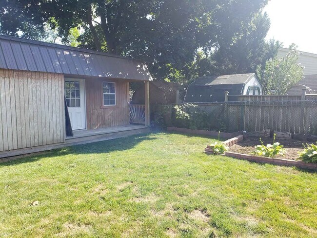 Photo - 105 Harold Av
