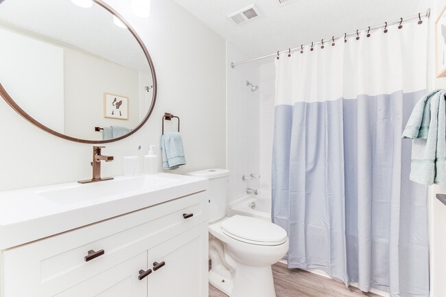 Bathroom with Modern Vanity and Fixtures - Diamond Interior