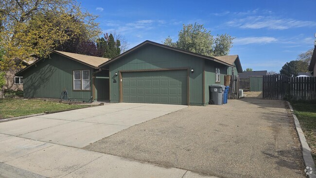 Building Photo - 2815 Polaris St Rental