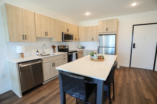 Photo - Wren on the Creek