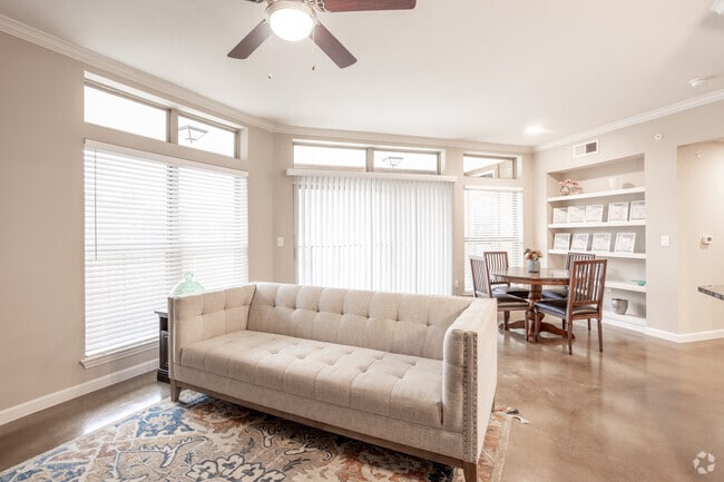 1BR, 1BA - 941SF