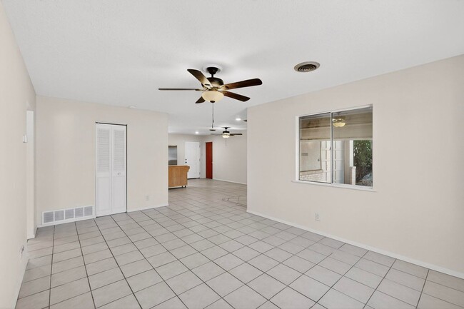 Photo - 3 Bedroom, 1.5 Bathroom Home! Schedule a Showing today!