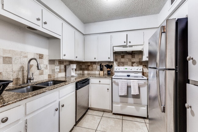 Photo - 6761 Trail Lake Dr