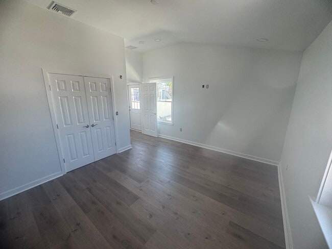 Building Photo - 947 N Providence Rd Rental