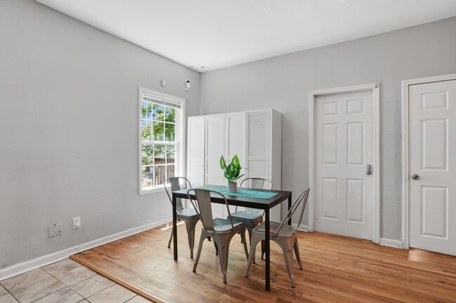 Photo - 1070 Mayson Turner Rd NW
