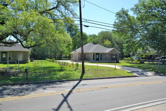 Photo - 4836 Rollins Rd