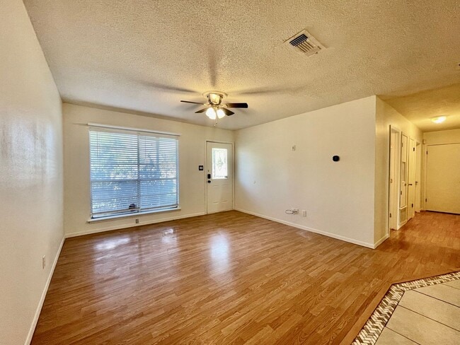 Photo - Charming 3 Bedroom Home w/ 1 Car Garage and Large Fenced Yard!!