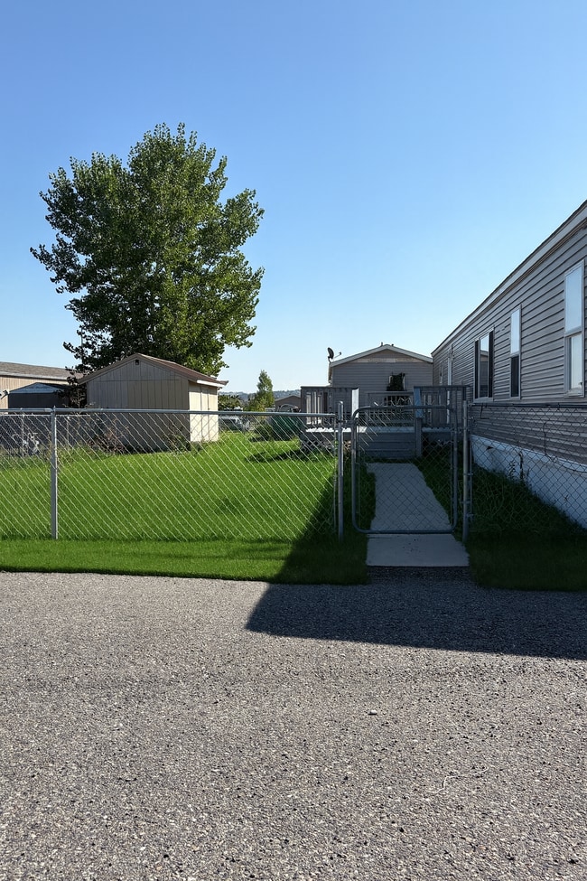 21 Lapin St