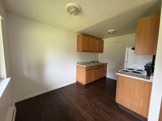 Photo - 7743 Pacific Ave SE