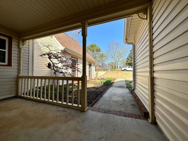 Photo - Spacious 4-Bedroom Home with Bonus Room & Exceptional Amenities