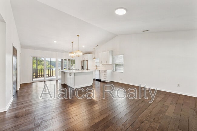 Photo - 43b Court St