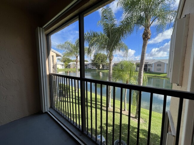 Photo - 1017 Washington Cir