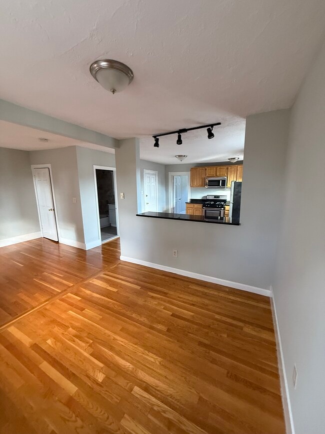 Photo - 119 Wrentham St Unidad 3