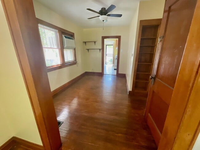 Photo - 261 N Wheatland Ave