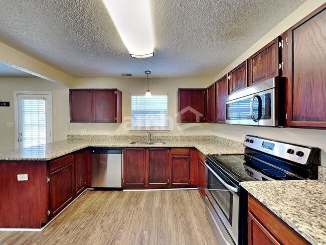 Photo - 4718 Winterberry Ln