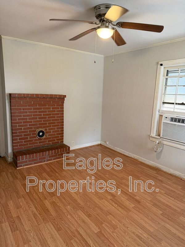 Photo - 411 Beale St