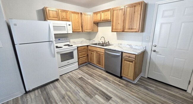 Building Photo - 704 Vivian St Unit 704 Vivian Street Apt #3