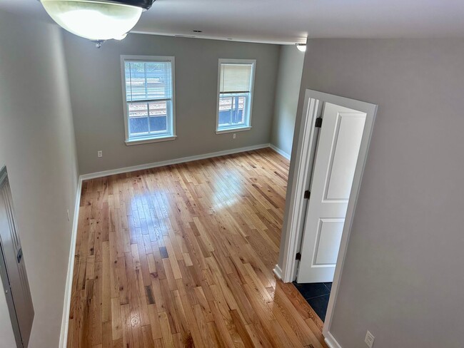 Building Photo - 4444 Cresson St Unit G