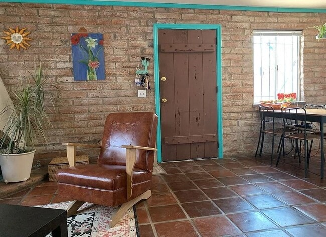 Photo - 1150 E Winnie Pl