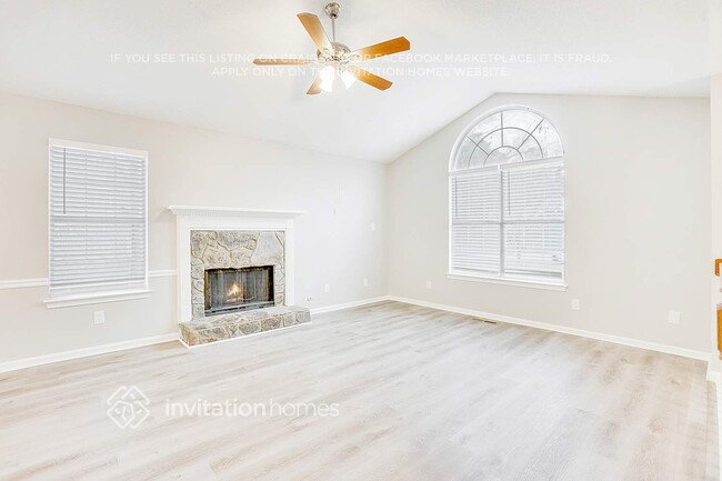 Photo - 134 Collins Way