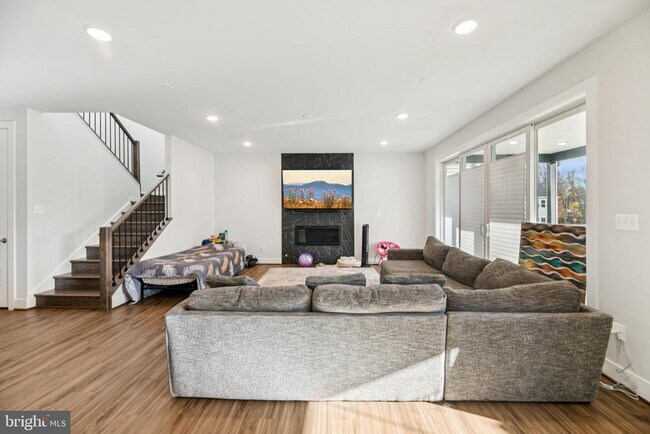 Photo - 42051 Night Nurse Cir