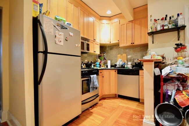 Photo - 191 Winthrop Rd Unit 2