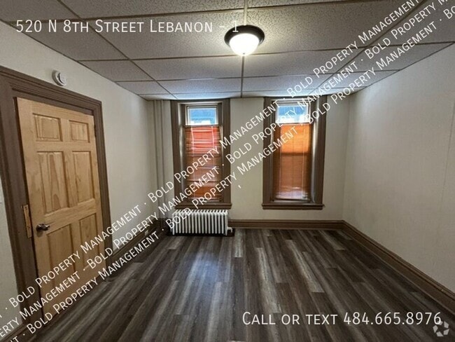 Building Photo - 1st Floor 2 Br apt  Hard wood floor HEAT i... Unit 1