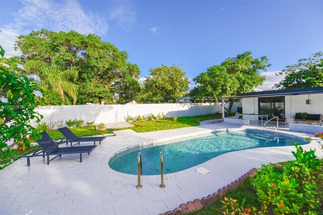 Photo - 415 NW 133rd St