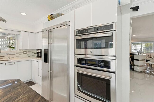 Photo - 911 NW 7th St