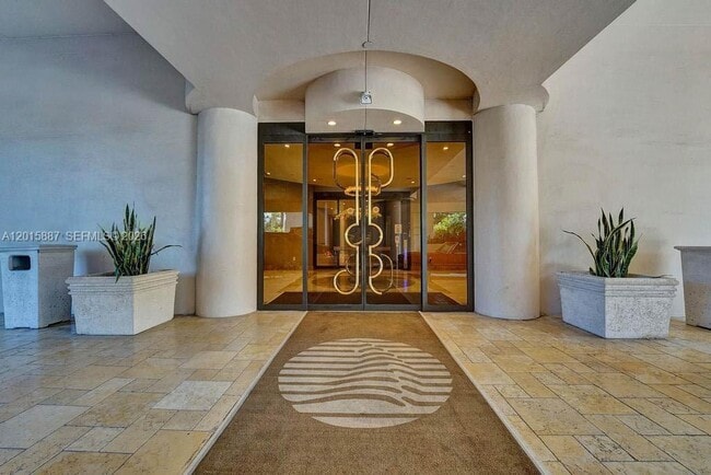 Photo - 19667 Turnberry Way Unidad 3F