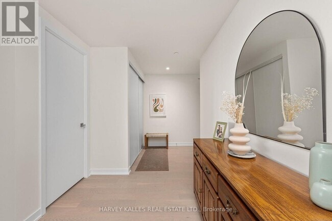 Photo - 840 St Clair Ave W Unit 803