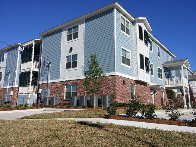 Marina Vista Apartments - Metairie, LA | ForRent.com