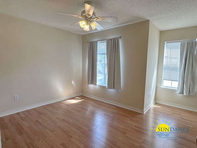 2817 Bay Club Dr