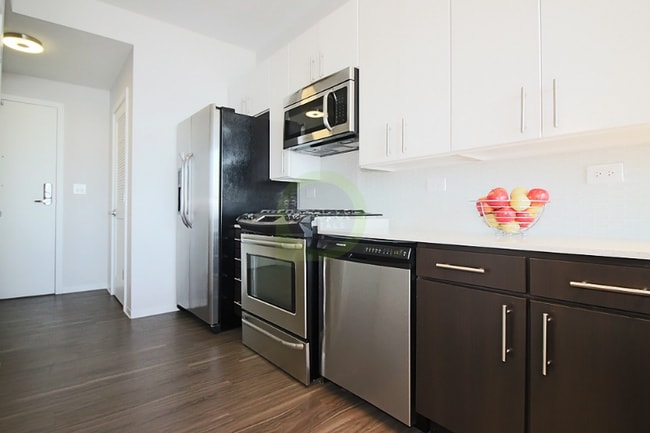 Photo - 797 W Adams St