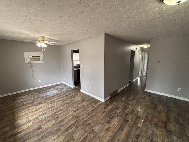 Photo - 328 Garden Park Dr