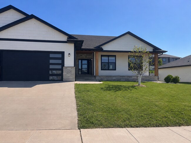 Photo - 1625 W Burton Dr