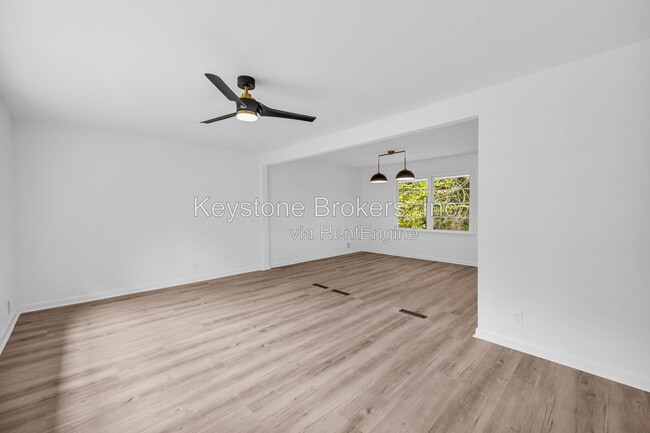 Photo - 2678 Rainbow Forest Dr