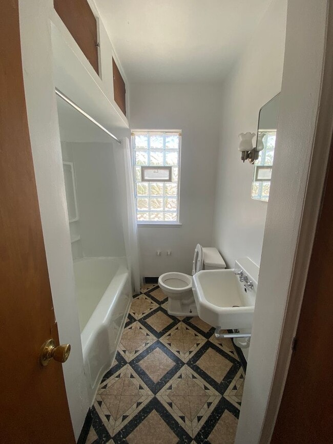 Photo - 3904 W Greenfield Ave Unit 3904-4