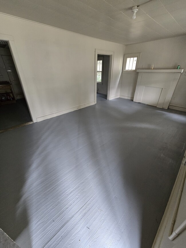 Photo - 1925 Foster Ave