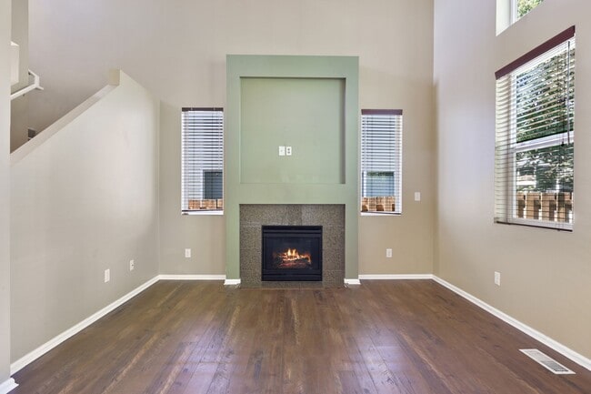Photo - 1094 Ebbets Dr