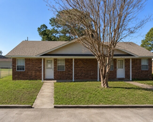 Building Photo - 115 Bennett Dr