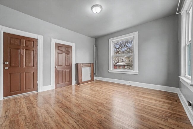 Photo - 250 S 5th Ave